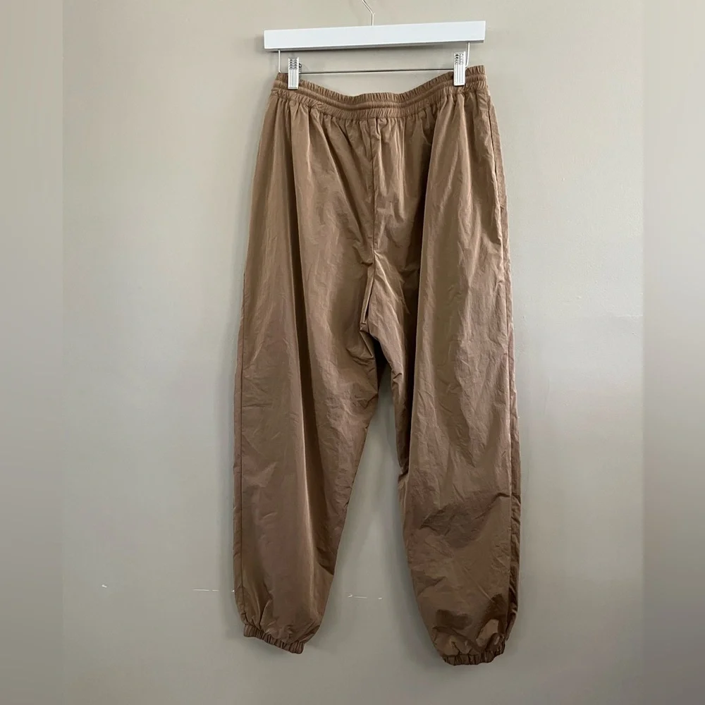 Good American GA-CLEAR Shine Boyfriend Pant Brown Tan - Swishy Track Pant‎